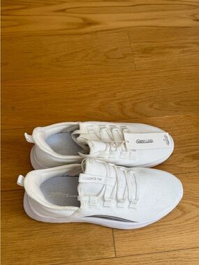 Aleader' White Athletic Sneakers - Lightweight Comfort